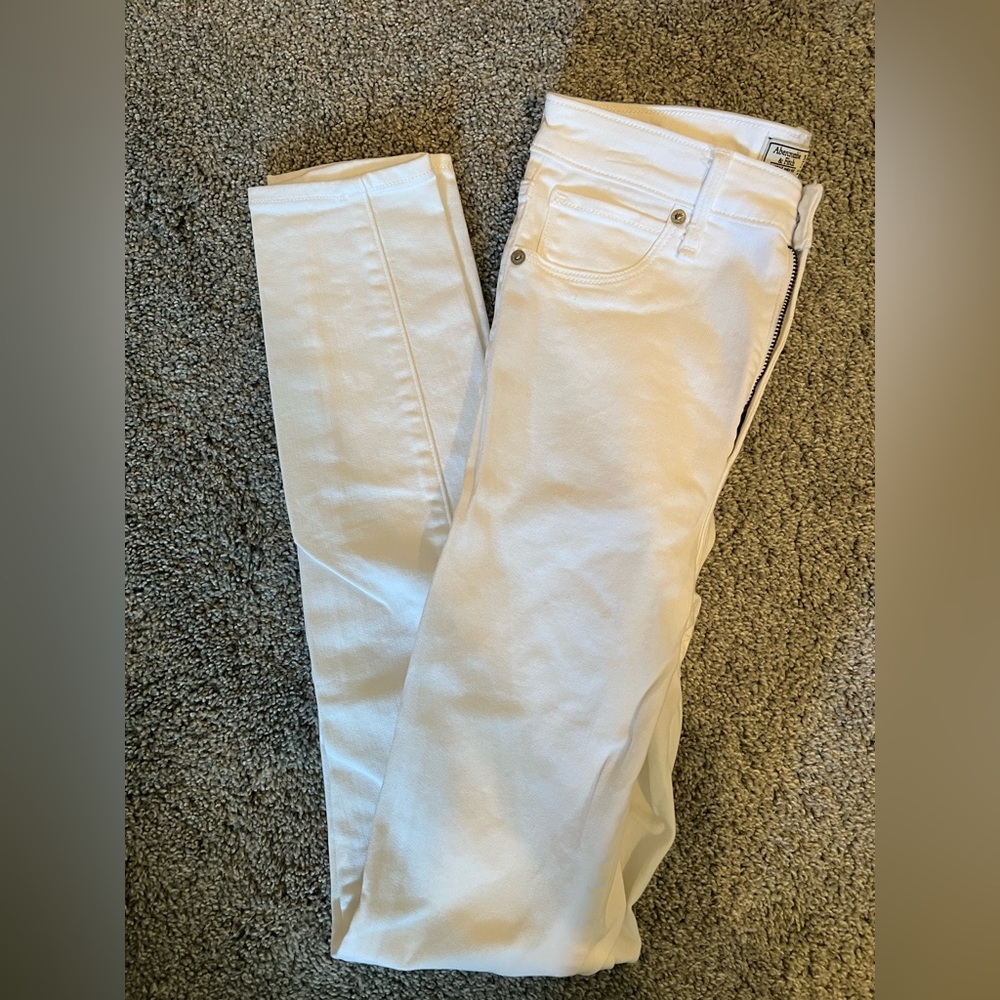 Abercrombie and Fitch white high rise Simone super skinny jeans size 26/2L